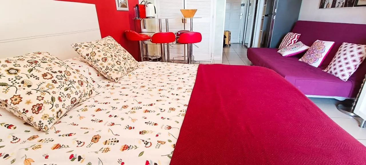 Cozy Studio Las Americas Playa de las Americas  Spagna